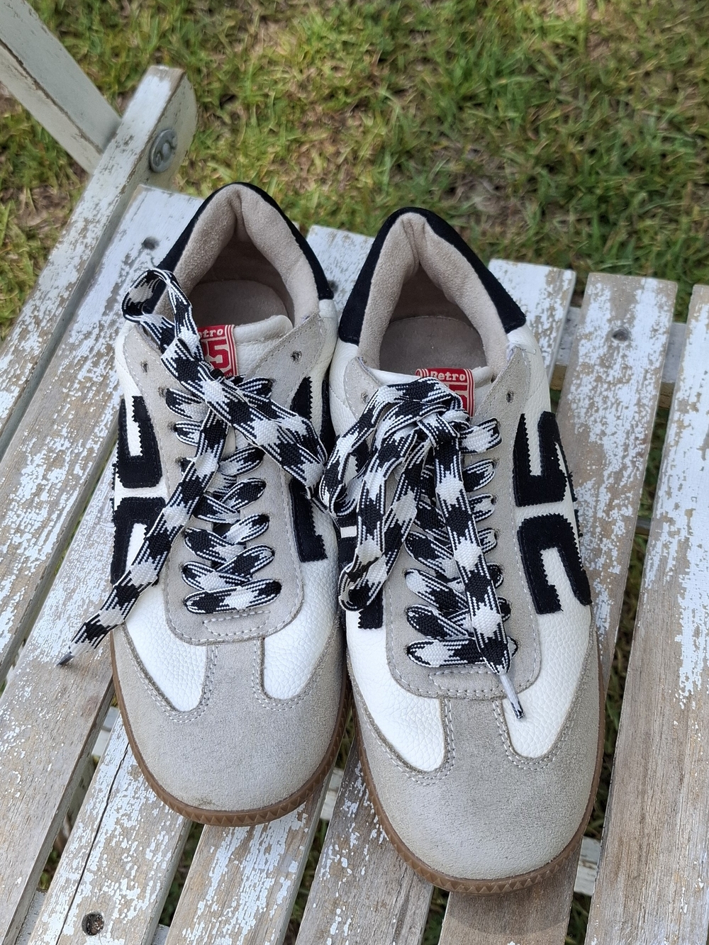 SHUSHOP Retro 25 Sneakers - Women's Size 6.5 (Black & White)
